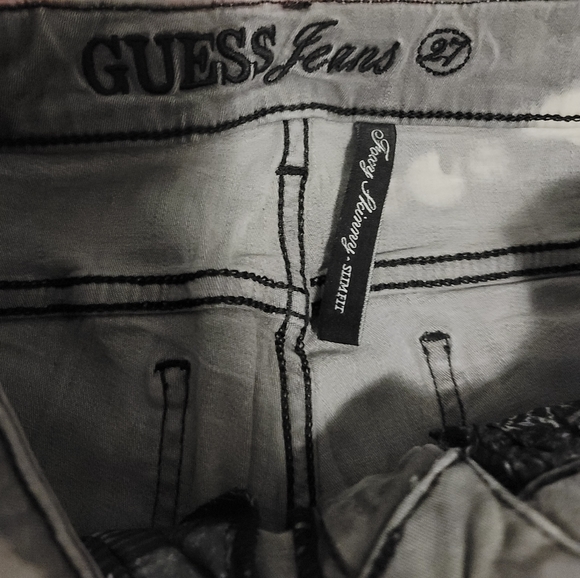 🔴2/$15 - GUESS jeans womens - Picture 3 of 4